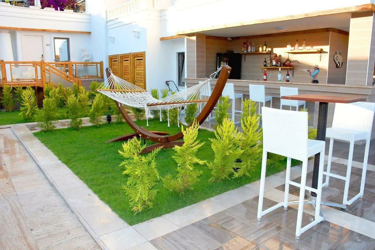 Laden Hotel Bodrum 3*,